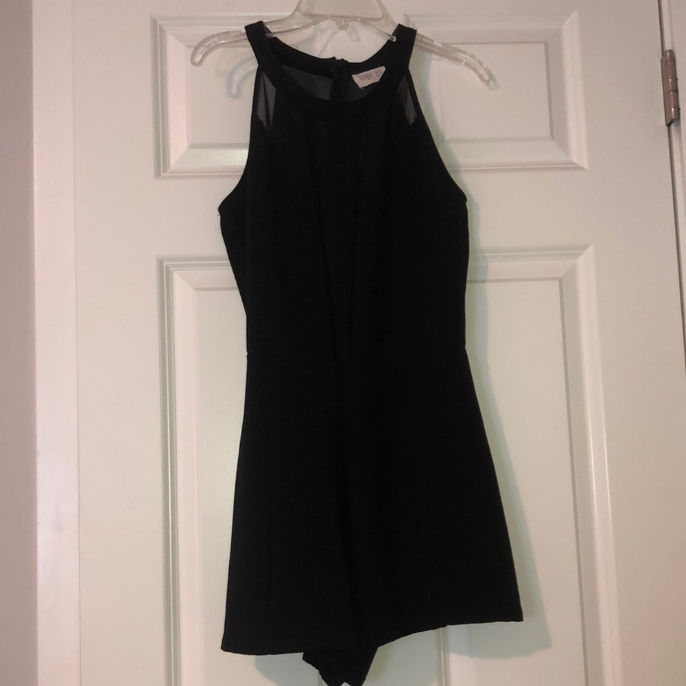 Cute black romper!